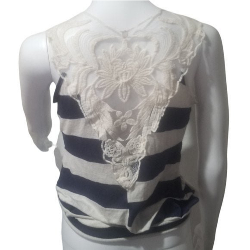 Lace Tank top size Small